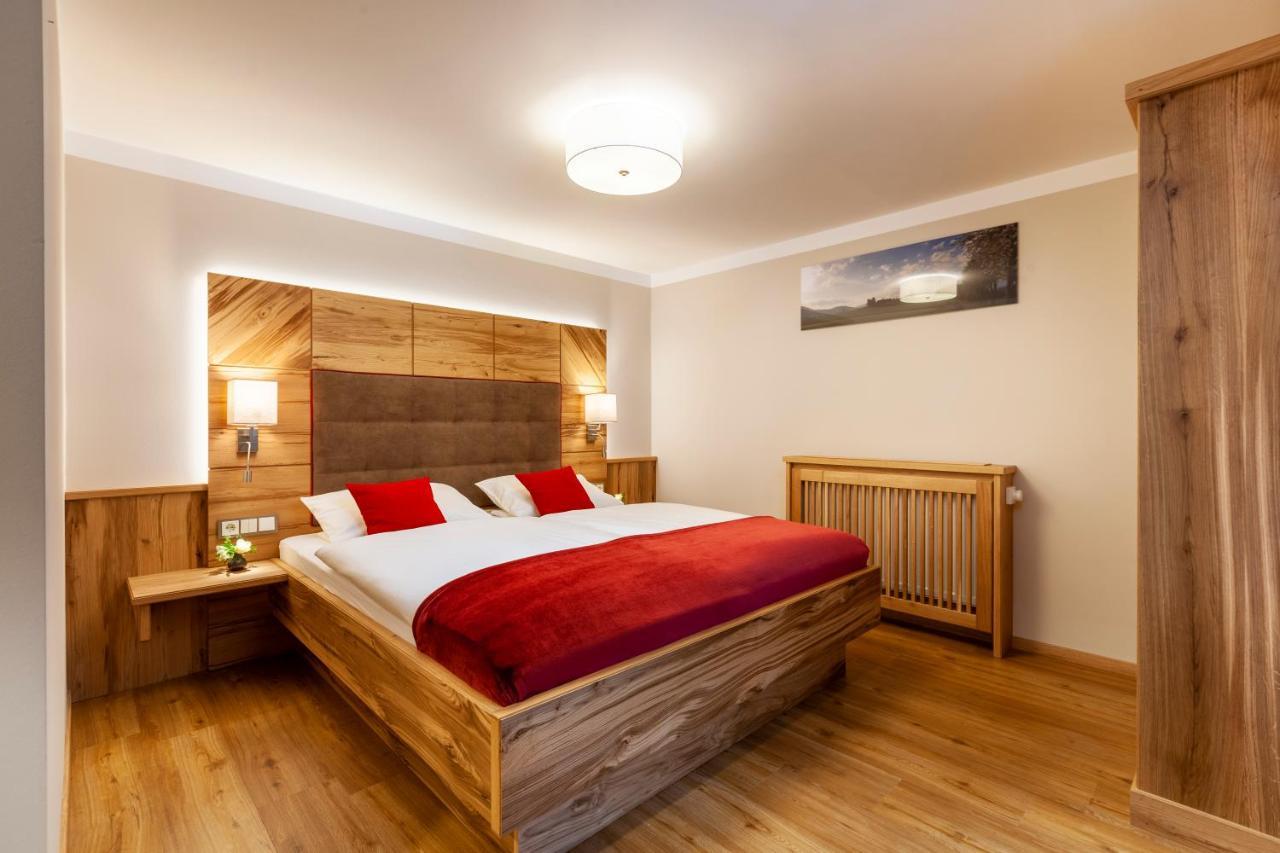 Genusshotel Hohenbogen Нойкірхен-байм-Гайліґен-Блут Екстер'єр фото