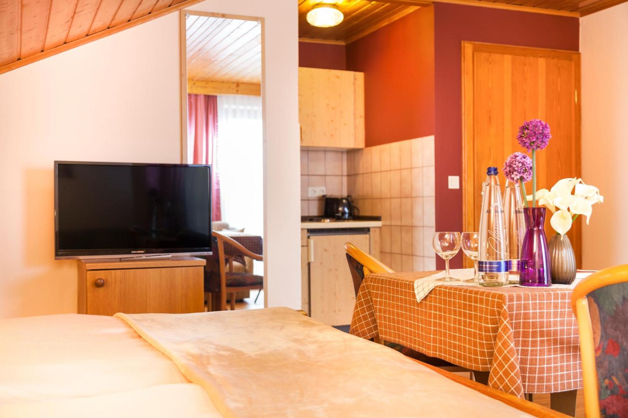 Genusshotel Hohenbogen Нойкірхен-байм-Гайліґен-Блут Екстер'єр фото