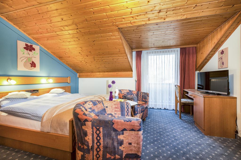Genusshotel Hohenbogen Нойкірхен-байм-Гайліґен-Блут Екстер'єр фото