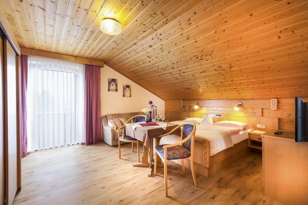 Genusshotel Hohenbogen Нойкірхен-байм-Гайліґен-Блут Екстер'єр фото
