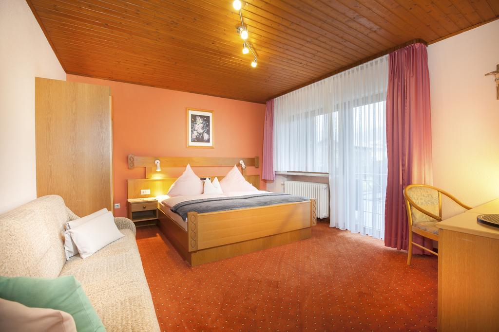 Genusshotel Hohenbogen Нойкірхен-байм-Гайліґен-Блут Екстер'єр фото